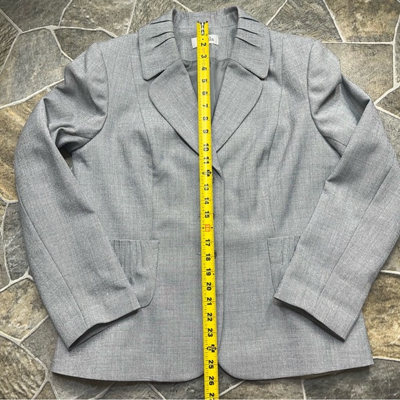 Isabella Suits Jacket - Picture 12 of 13